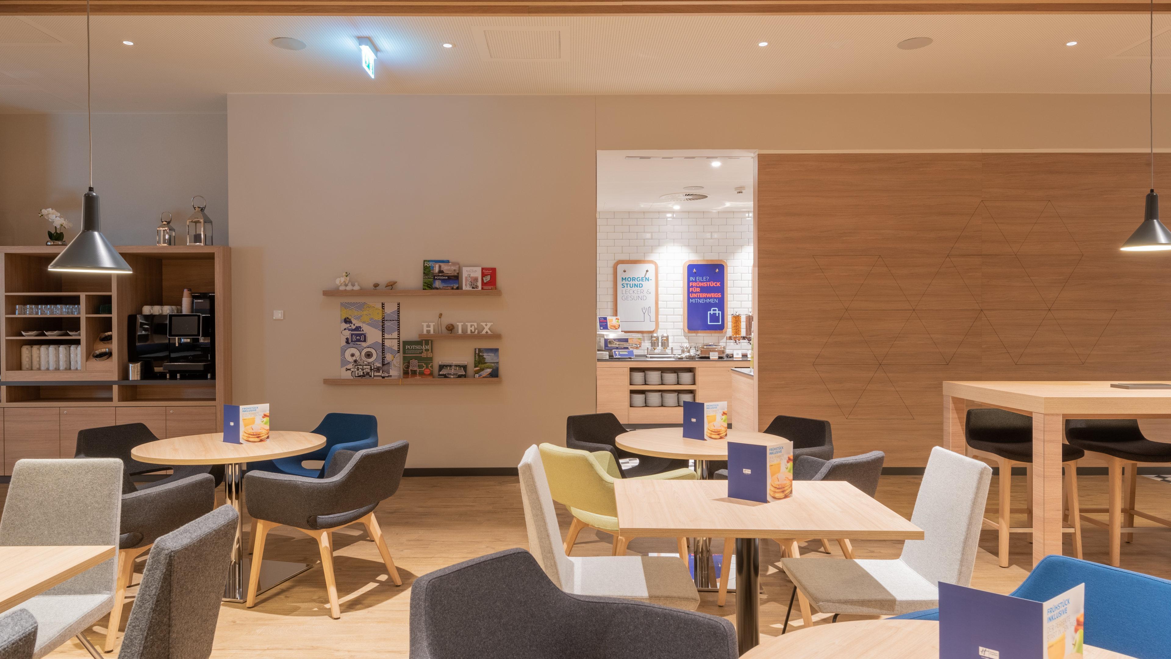 Holiday Inn Express & Suites - Potsdam By Ihg Exterior foto