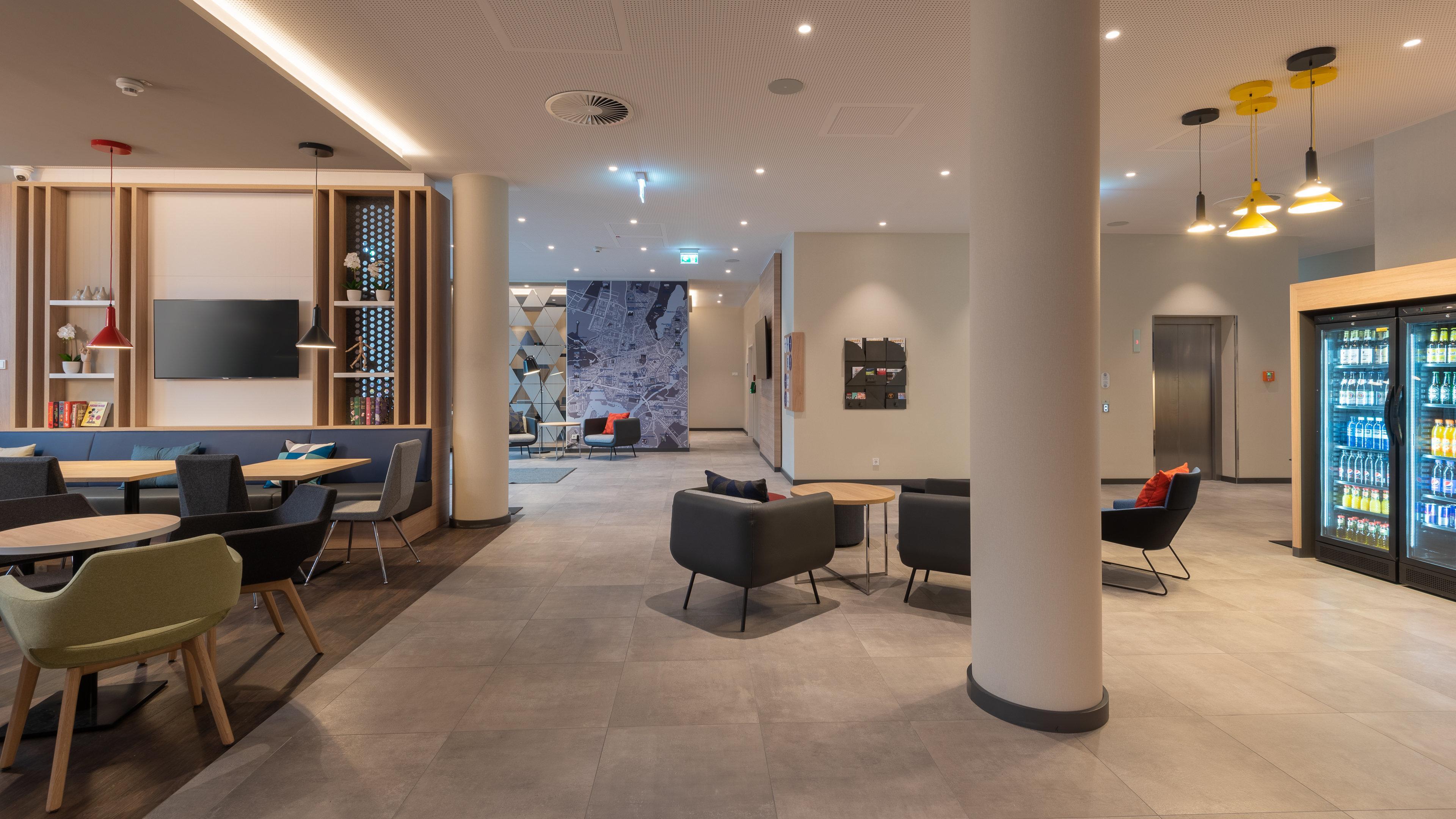 Holiday Inn Express & Suites - Potsdam By Ihg Exterior foto