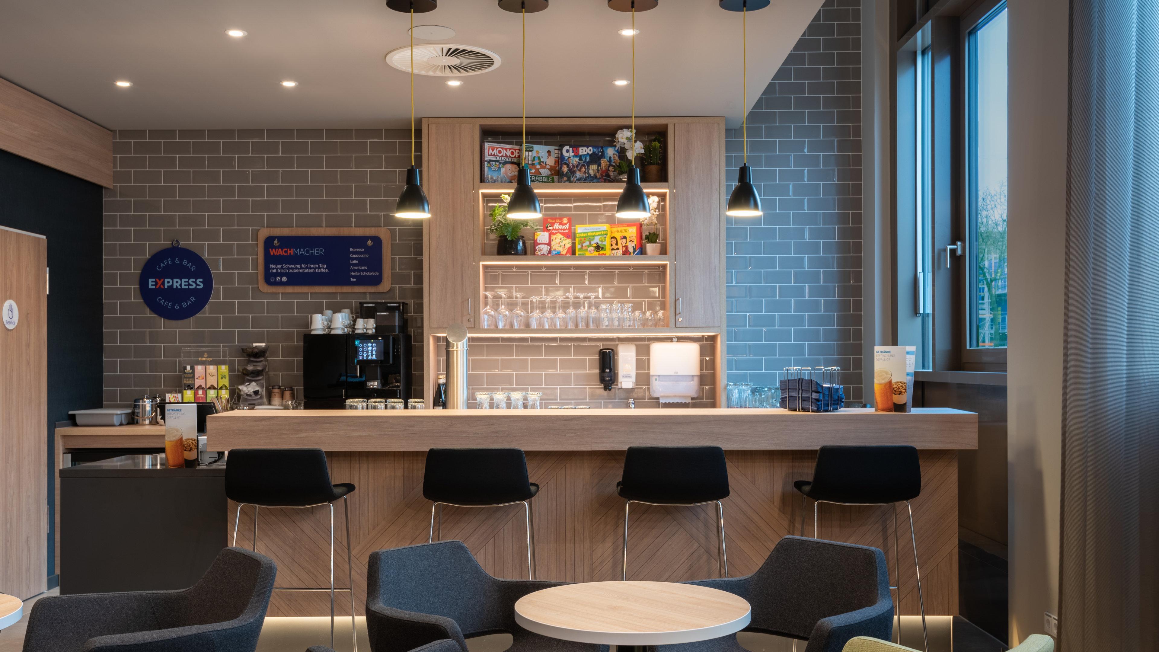 Holiday Inn Express & Suites - Potsdam By Ihg Exterior foto