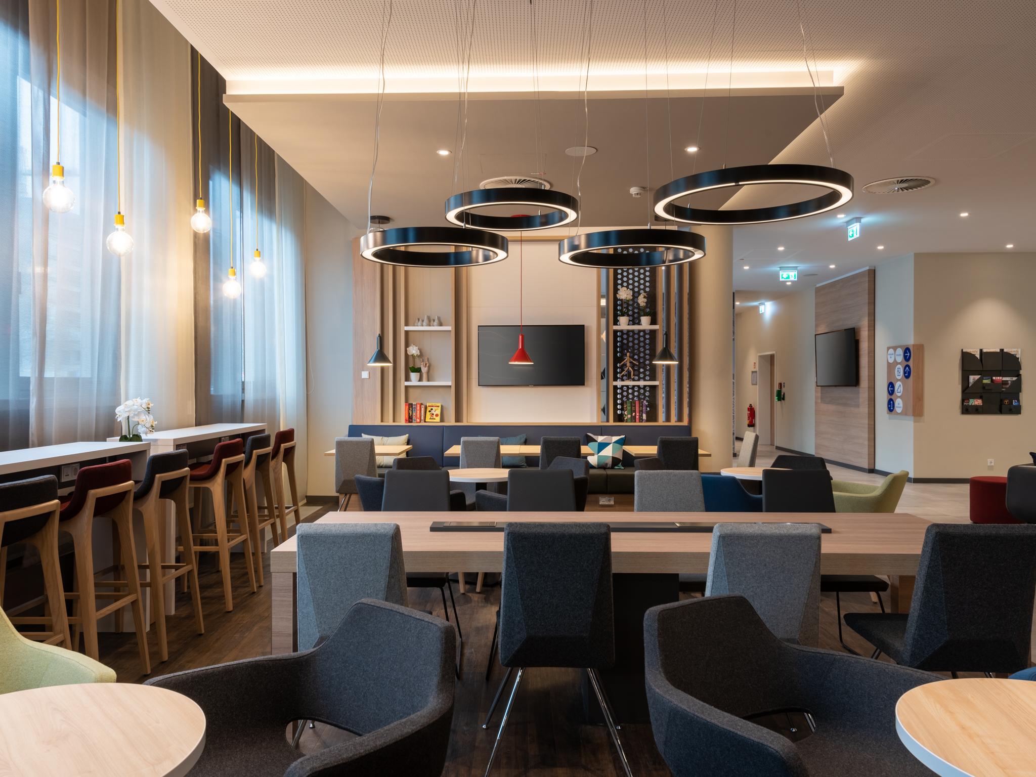 Holiday Inn Express & Suites - Potsdam By Ihg Exterior foto