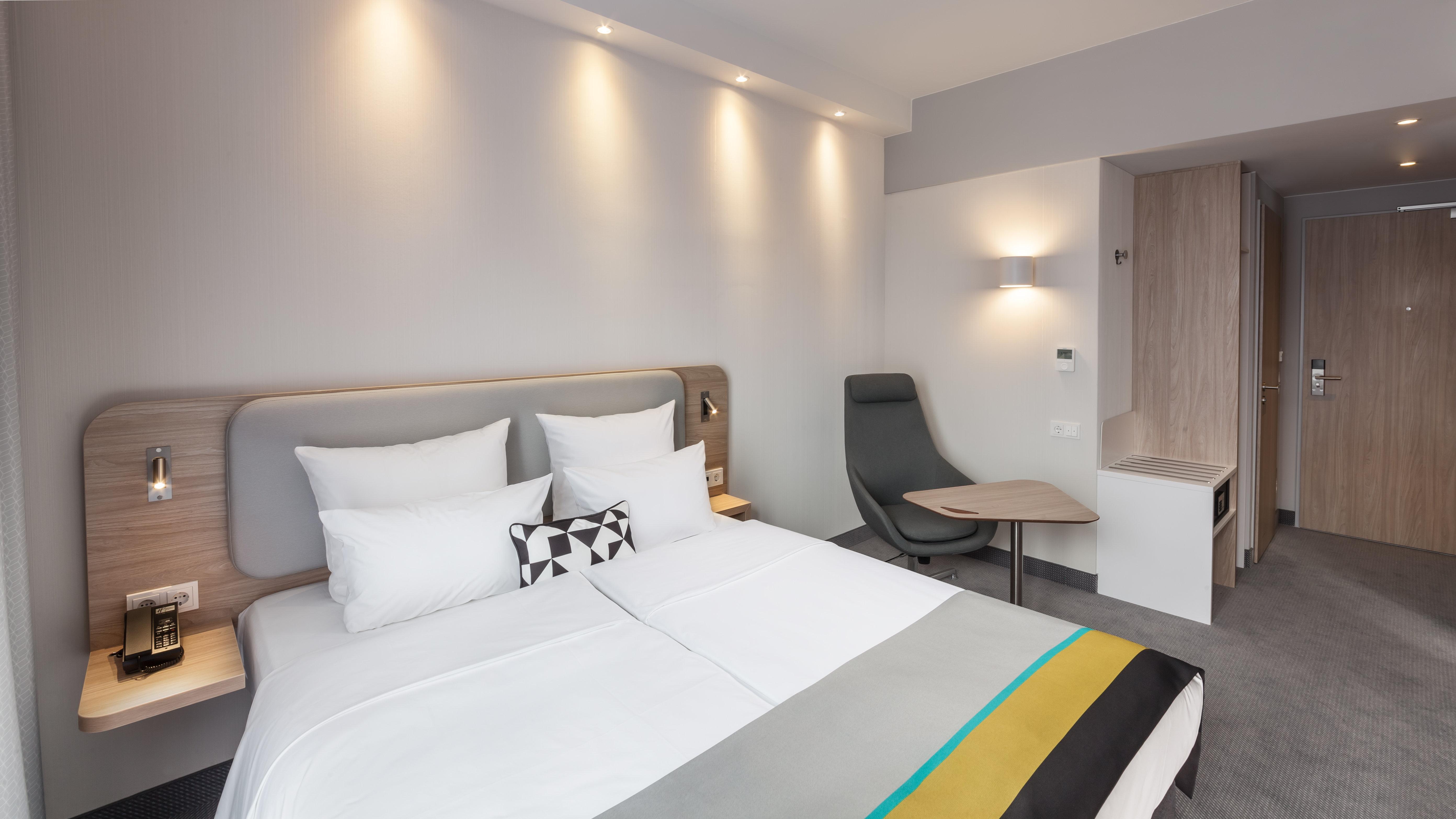 Holiday Inn Express & Suites - Potsdam By Ihg Exterior foto