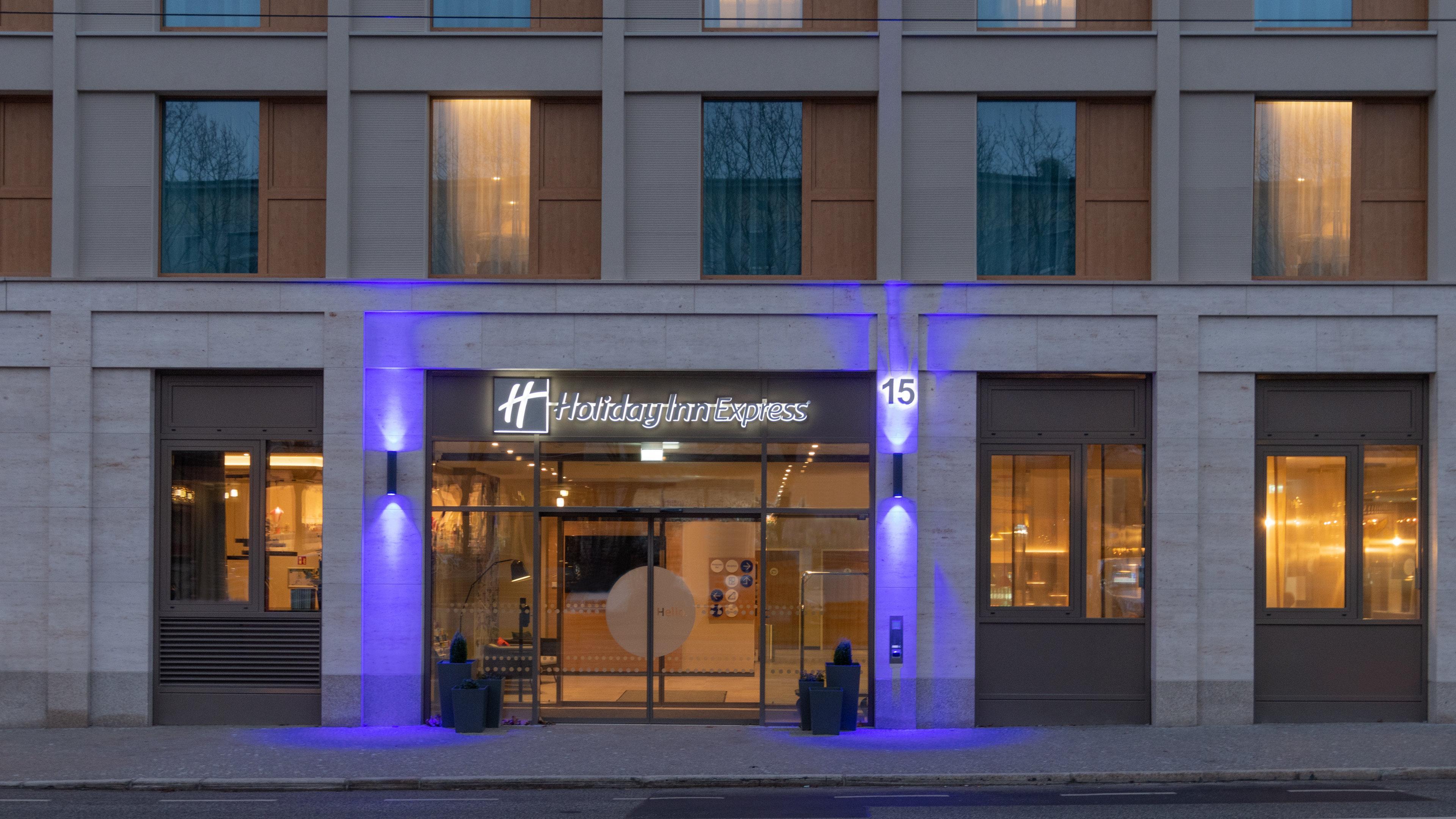 Holiday Inn Express & Suites - Potsdam By Ihg Exterior foto