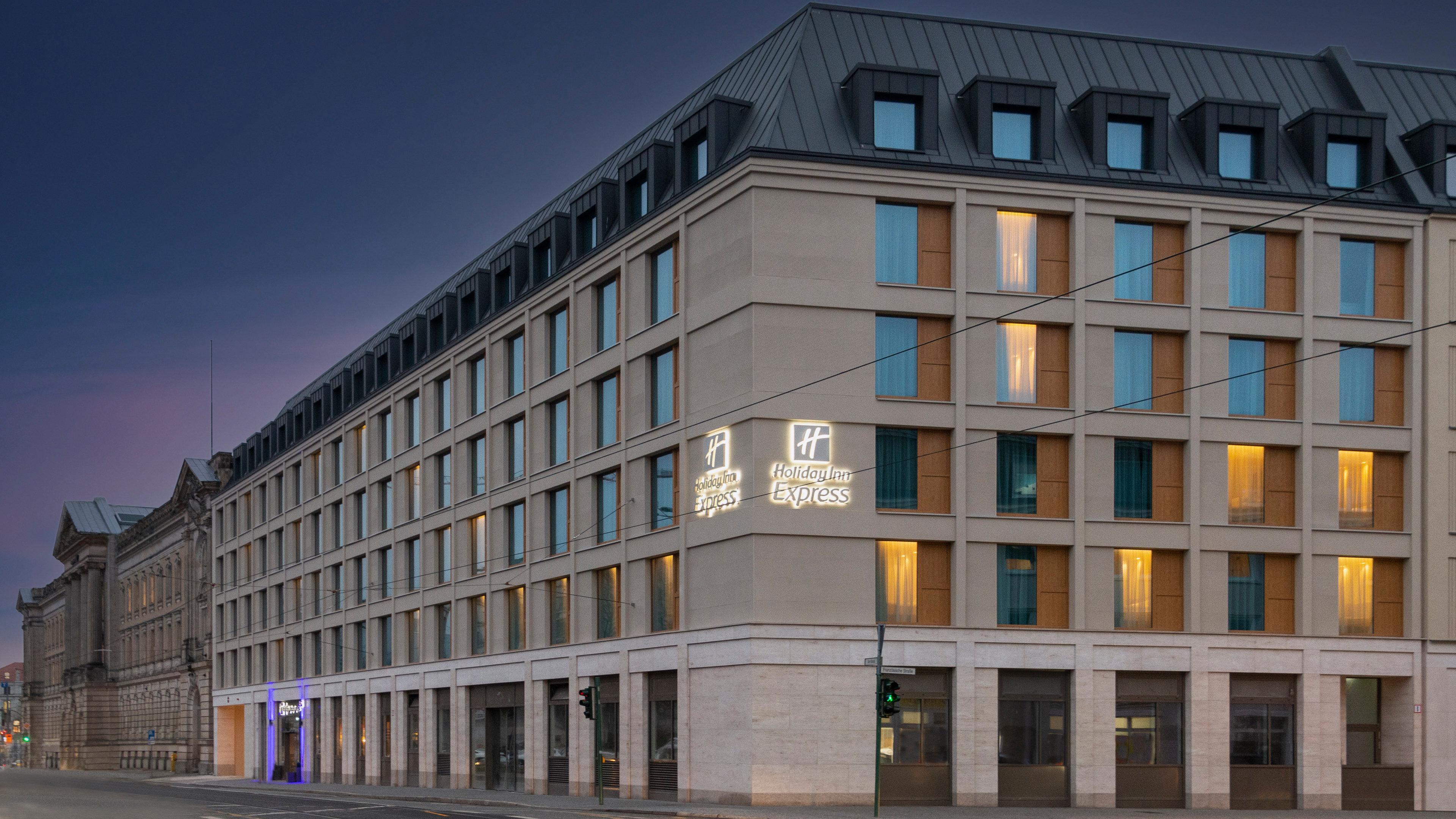 Holiday Inn Express & Suites - Potsdam By Ihg Exterior foto