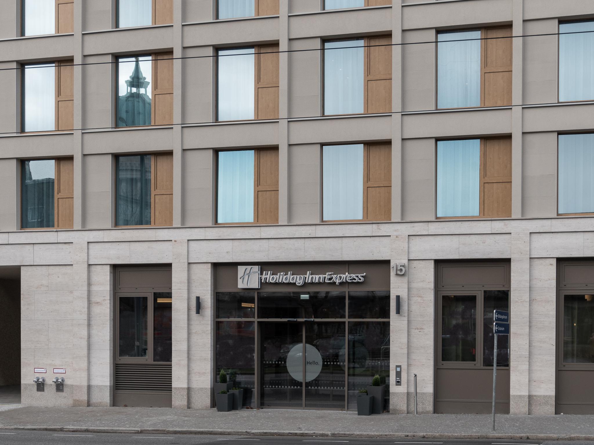 Holiday Inn Express & Suites - Potsdam By Ihg Exterior foto