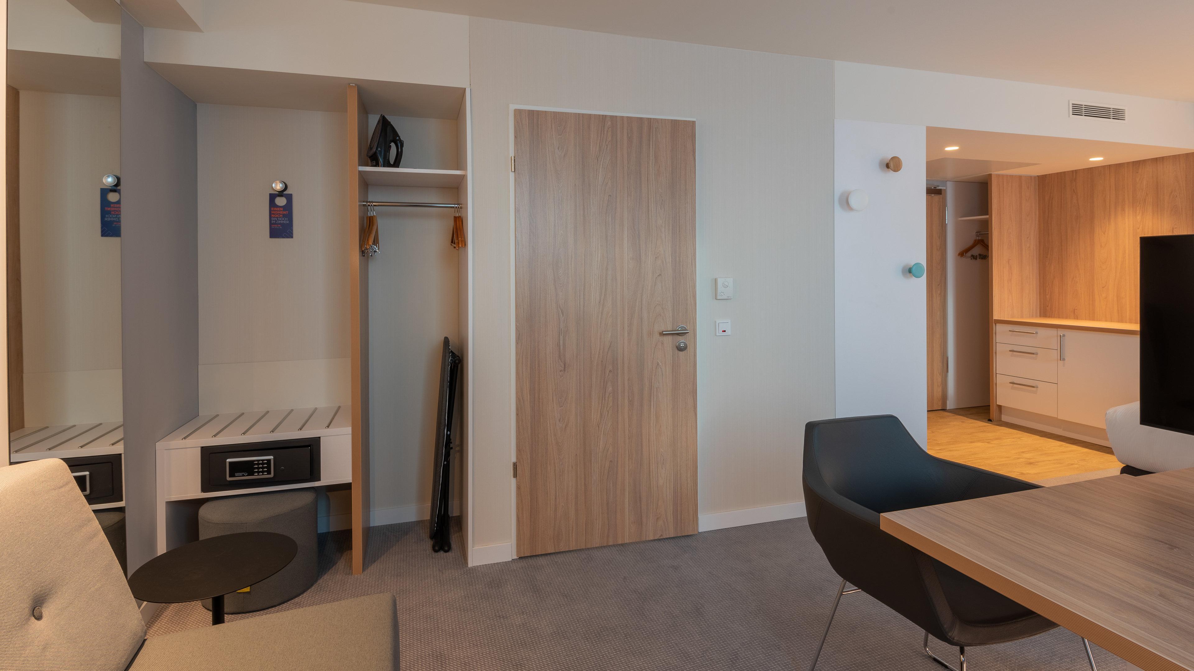 Holiday Inn Express & Suites - Potsdam By Ihg Exterior foto