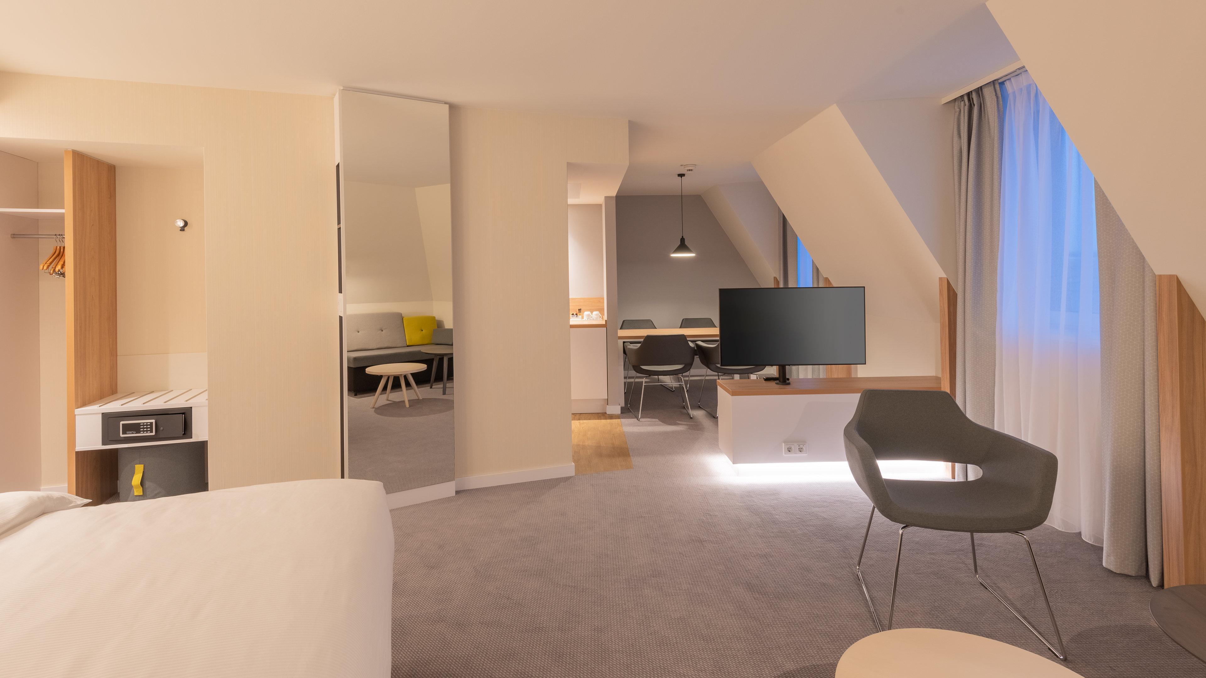 Holiday Inn Express & Suites - Potsdam By Ihg Exterior foto
