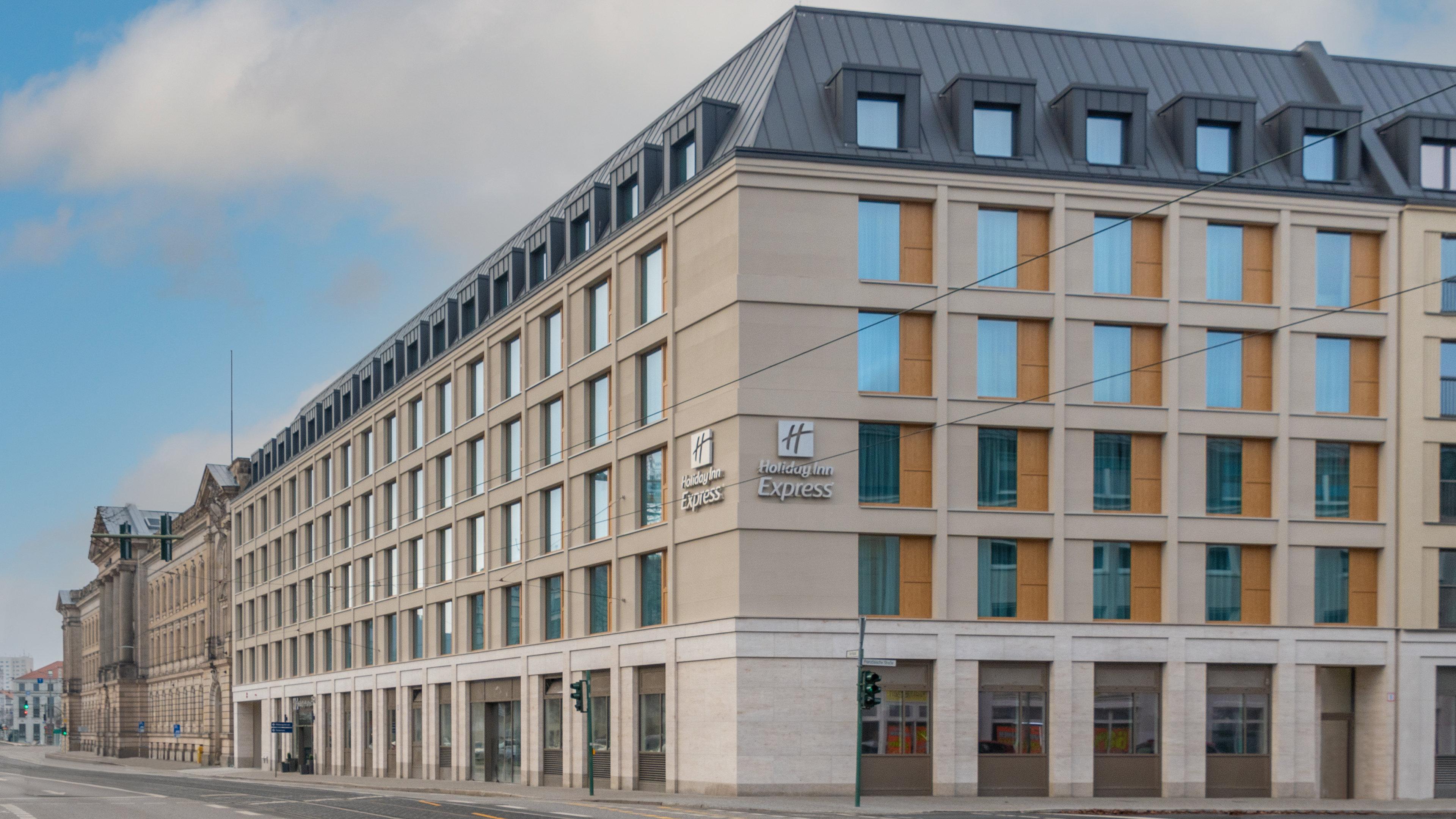 Holiday Inn Express & Suites - Potsdam By Ihg Exterior foto