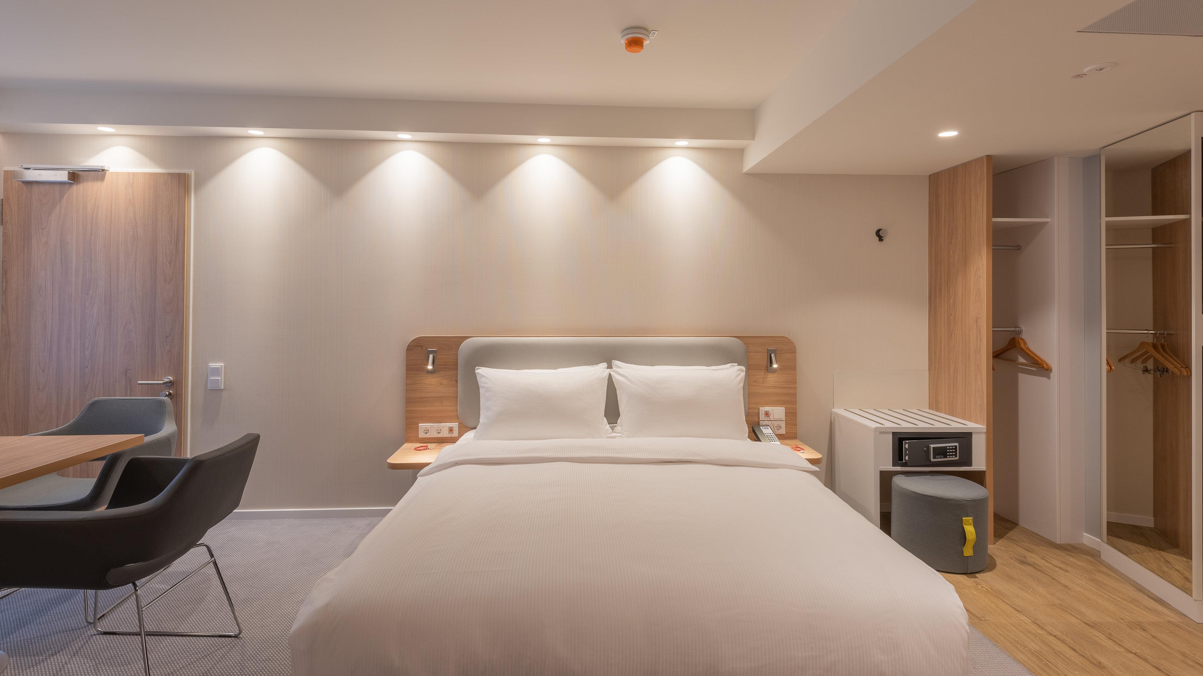 Holiday Inn Express & Suites - Potsdam By Ihg Exterior foto
